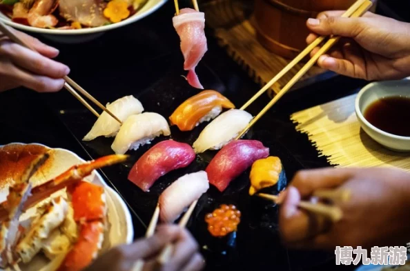 一个下面添一个上面吃：惊现街头美食新玩法，让你惊艳味蕾的奇妙组合，食客热议欲排队体验！